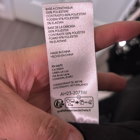 Anthropologie Sz Small..Black & Silver Sequin Cropped Gold Button Jacket - Picture 9 of 9